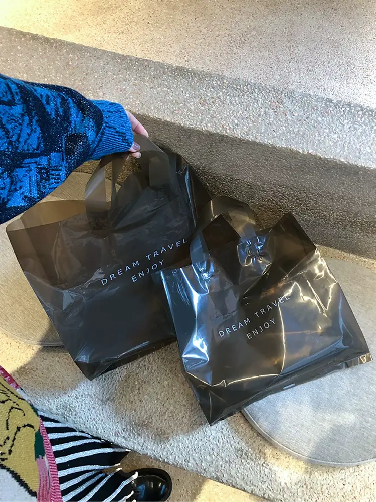Custom Transparent Waterproof Plastic Tote Bags with Logo – Handled Retail Packaging Bags for Clothing Stores & Boutiques 主图